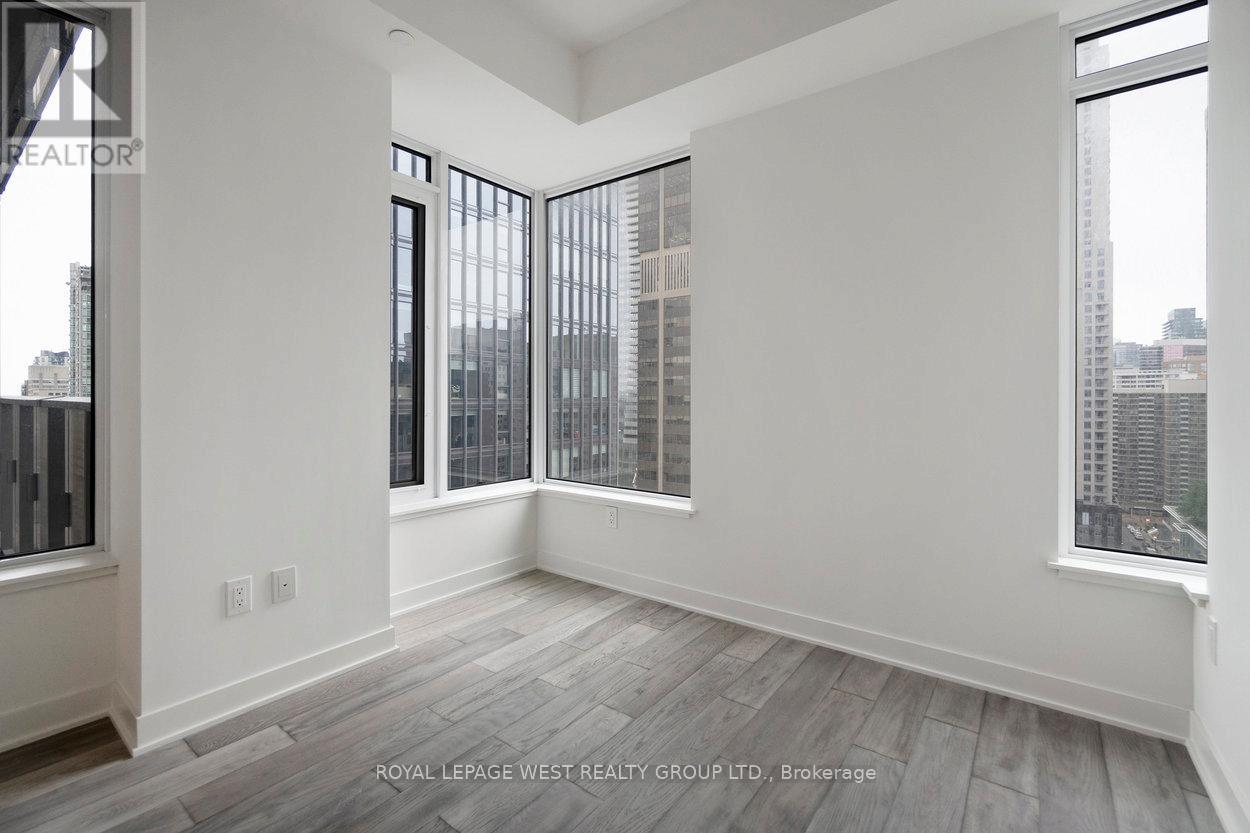 1310 - 11 Yorkville Avenue Property Photo 32