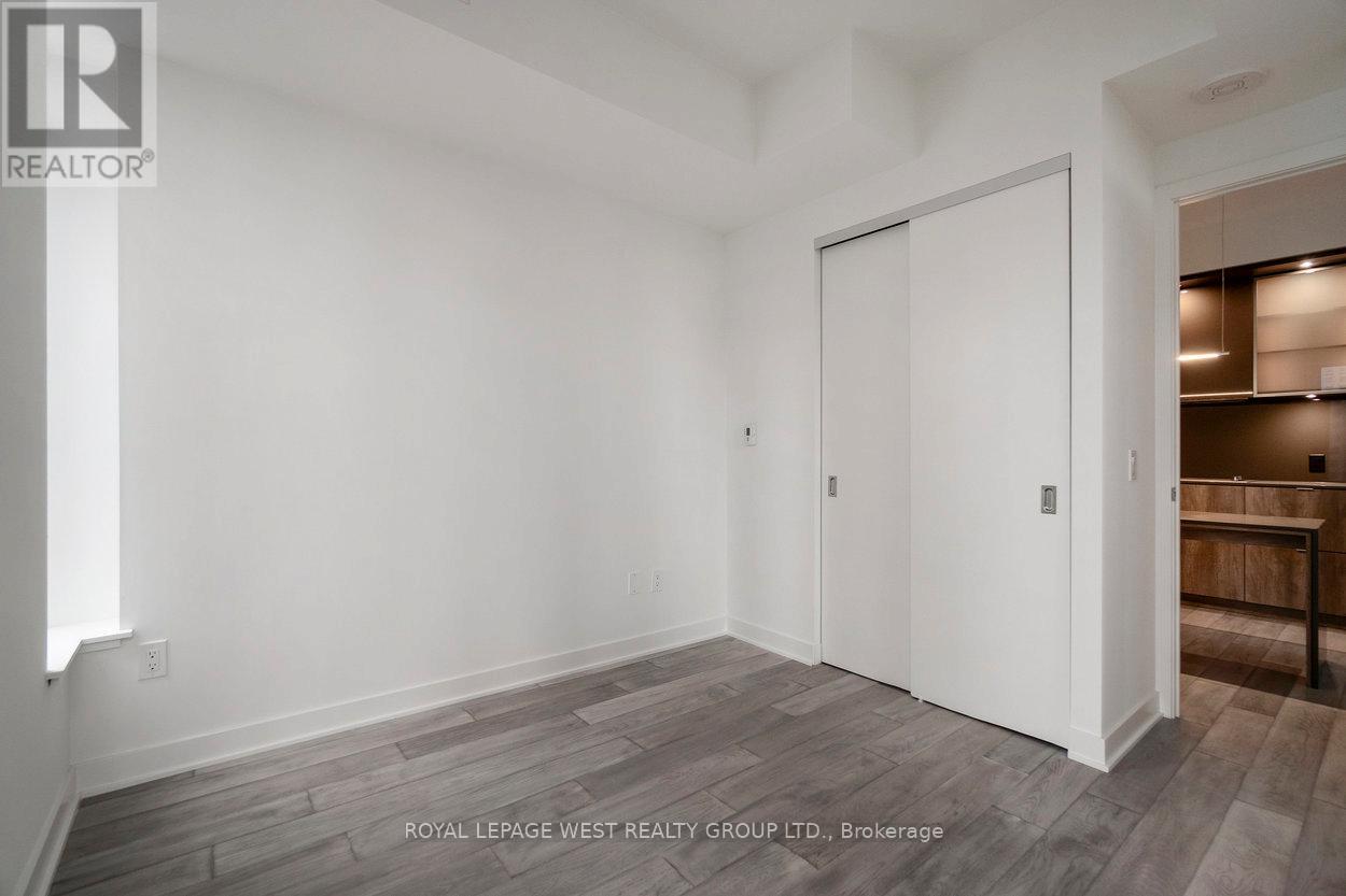 1310 - 11 Yorkville Avenue Property Photo 33