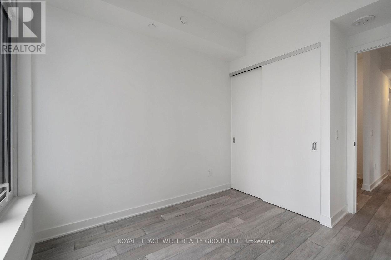1310 - 11 Yorkville Avenue Property Photo 35