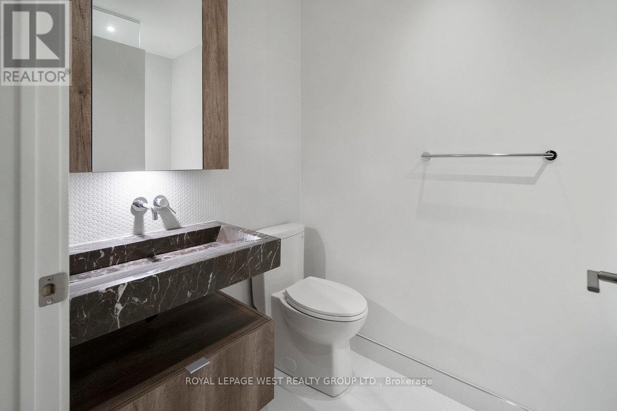 1310 - 11 Yorkville Avenue Property Photo 36