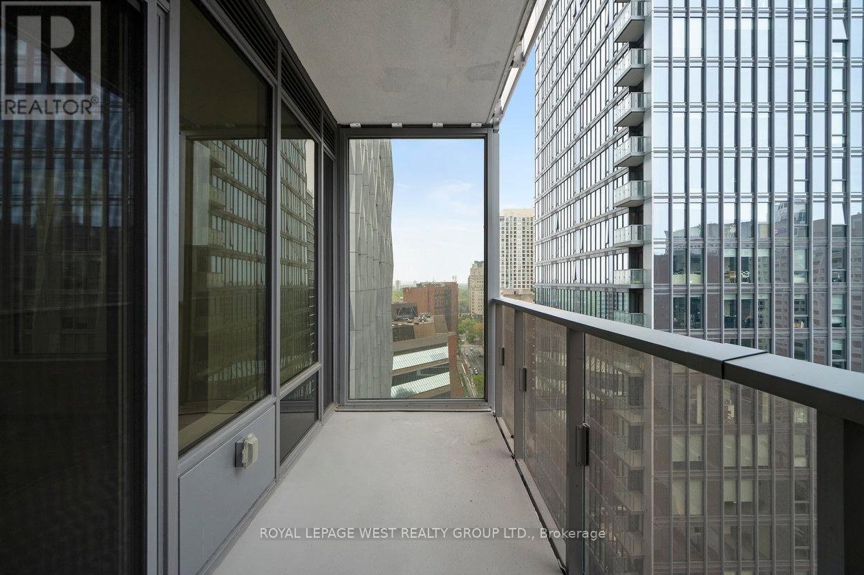 1310 - 11 Yorkville Avenue Property Photo 38