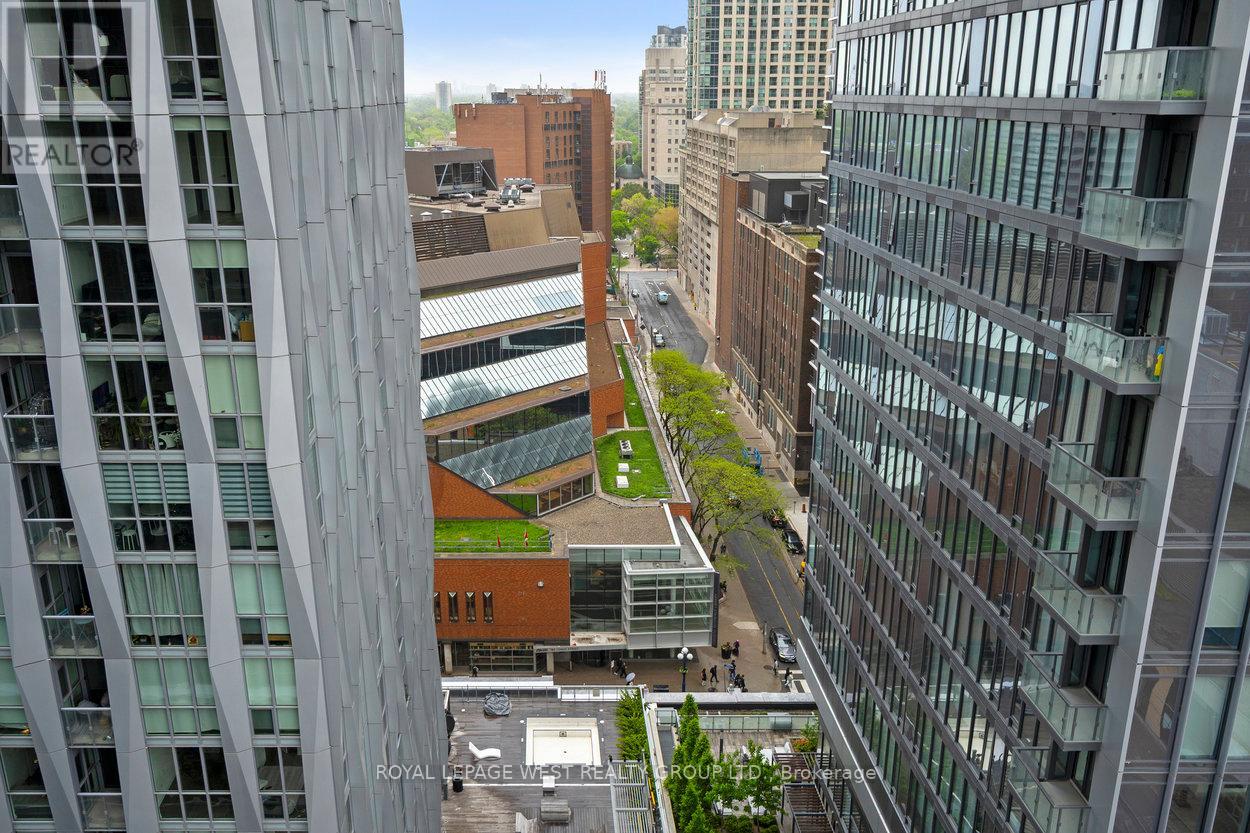 1310 - 11 Yorkville Avenue Property Photo 42