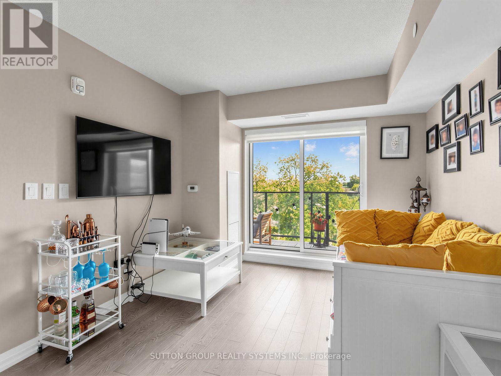 502 - 741 Sheppard Avenue W Property Photo 9