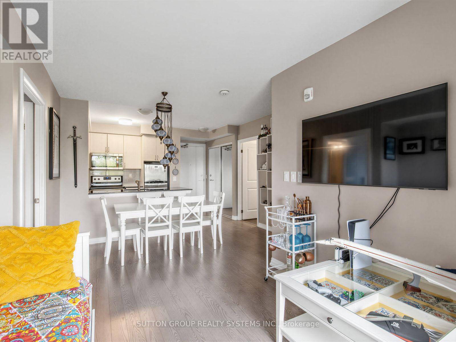502 - 741 Sheppard Avenue W Property Photo 11