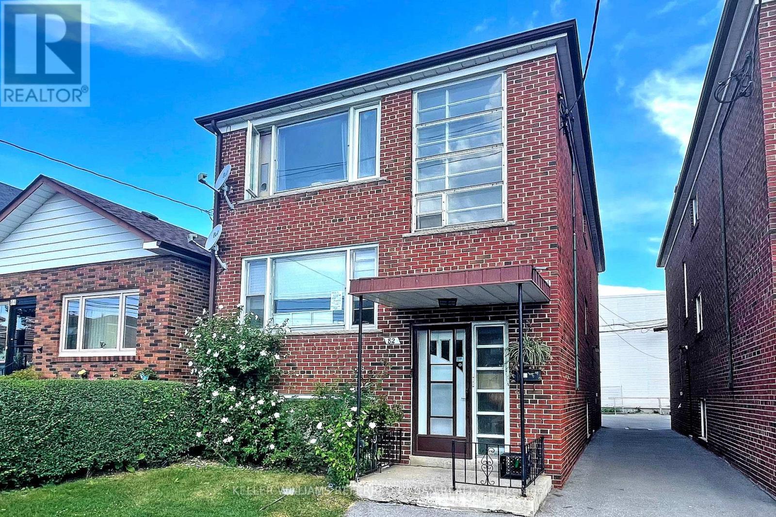 82 LANARK AVENUE Property Photo 1