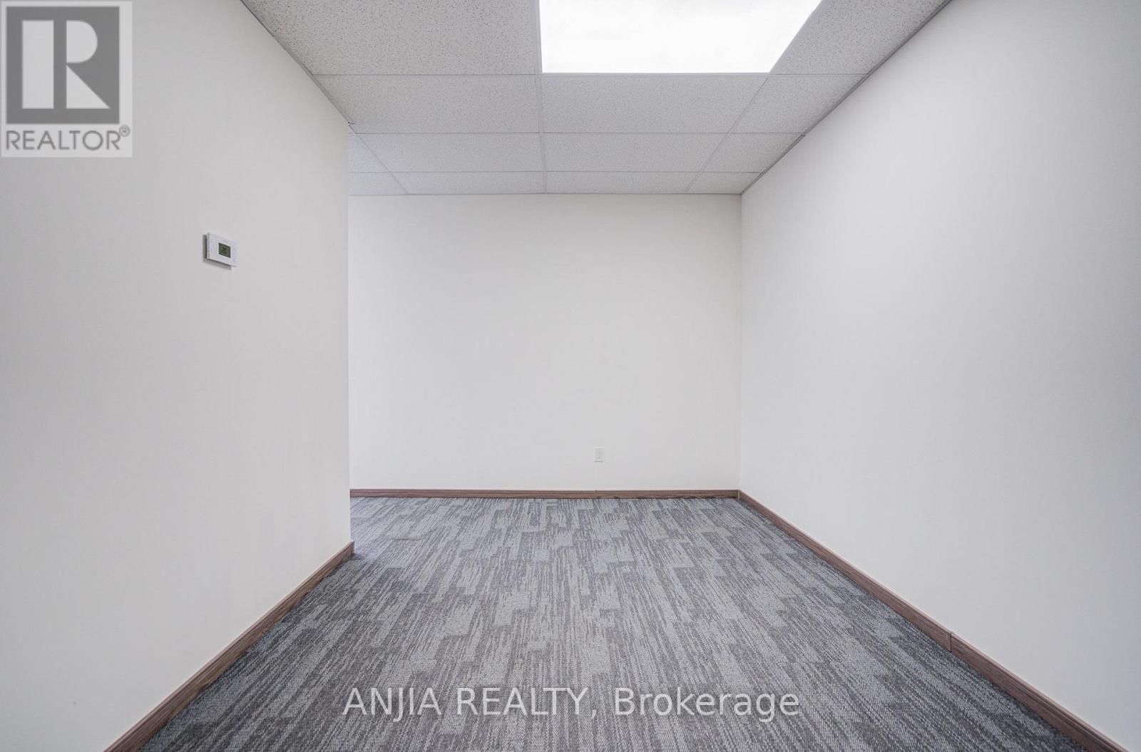 617 - 105 Gordon Baker Road Property Photo 12