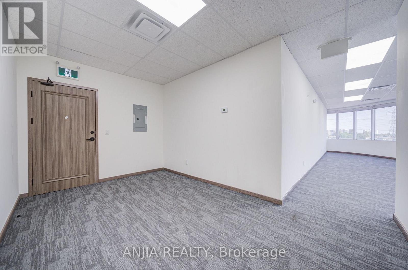617 - 105 Gordon Baker Road Property Photo 15