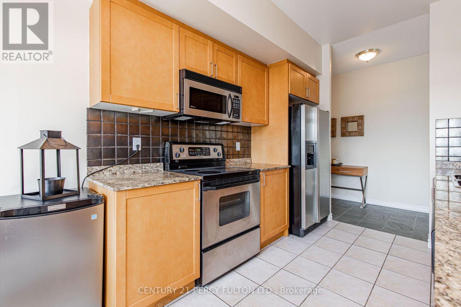816 - 18 William Carson Crescent Property Photo 19