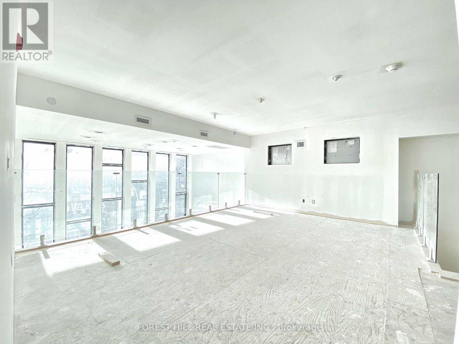 3 - 3429 Yonge Street Property Photo 4
