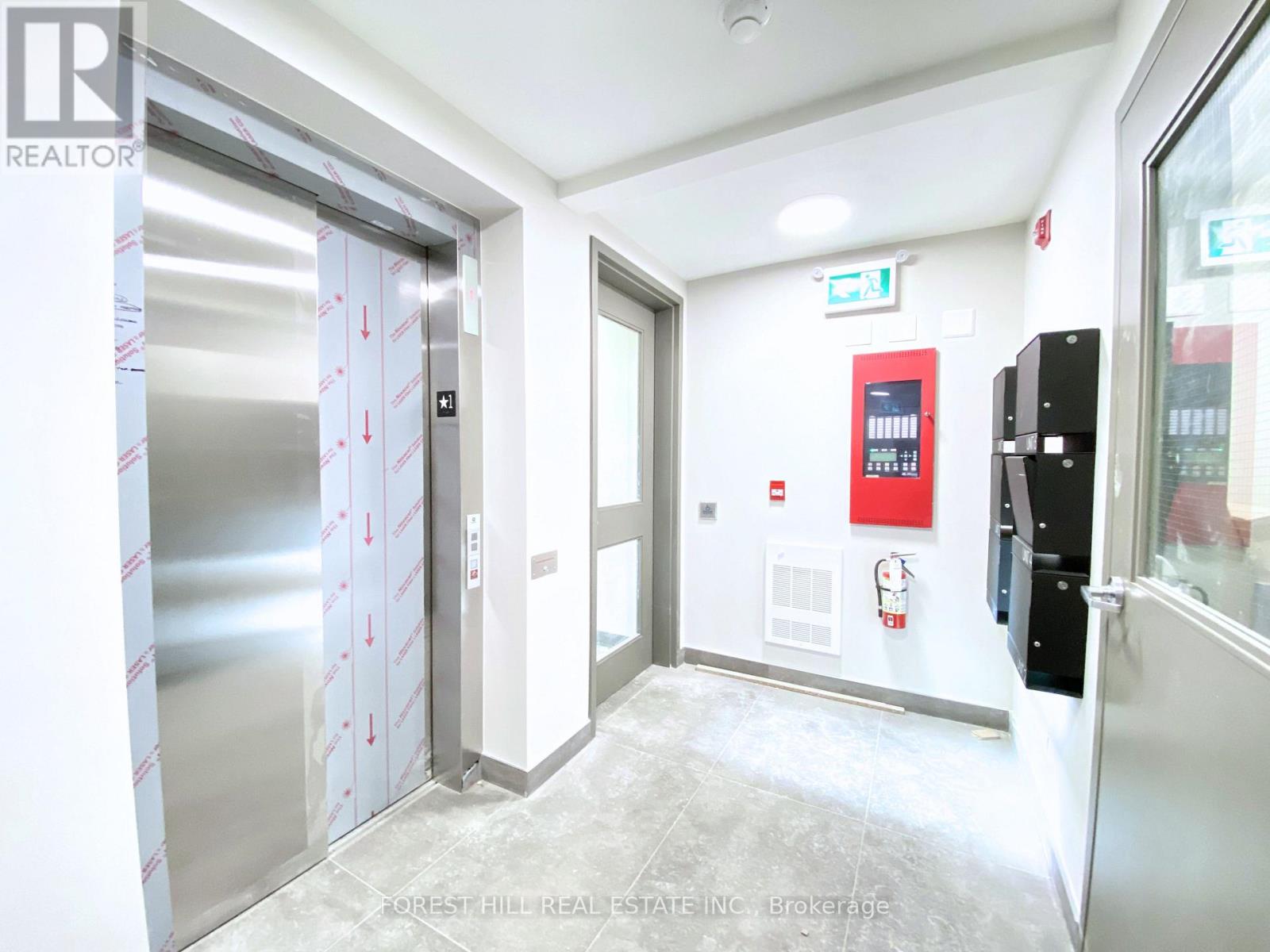 3 - 3429 Yonge Street Property Photo 5