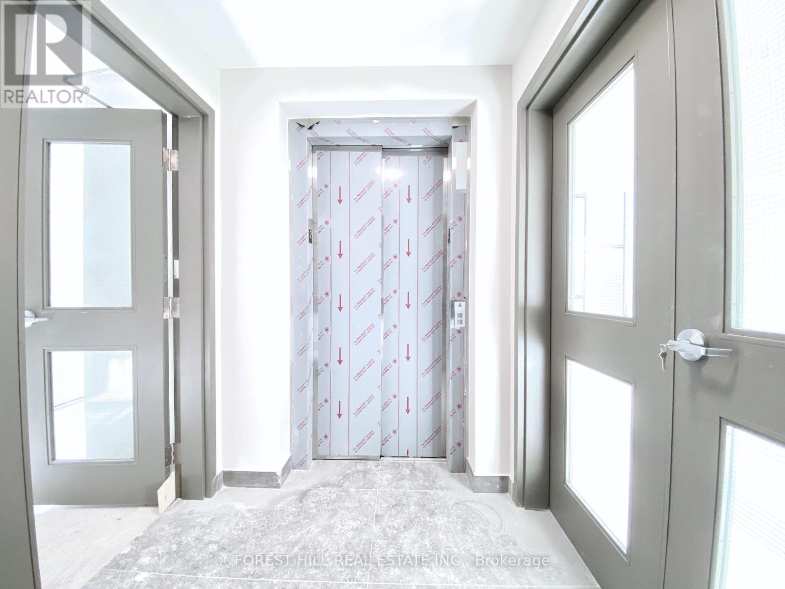 3 - 3429 Yonge Street Property Photo 7