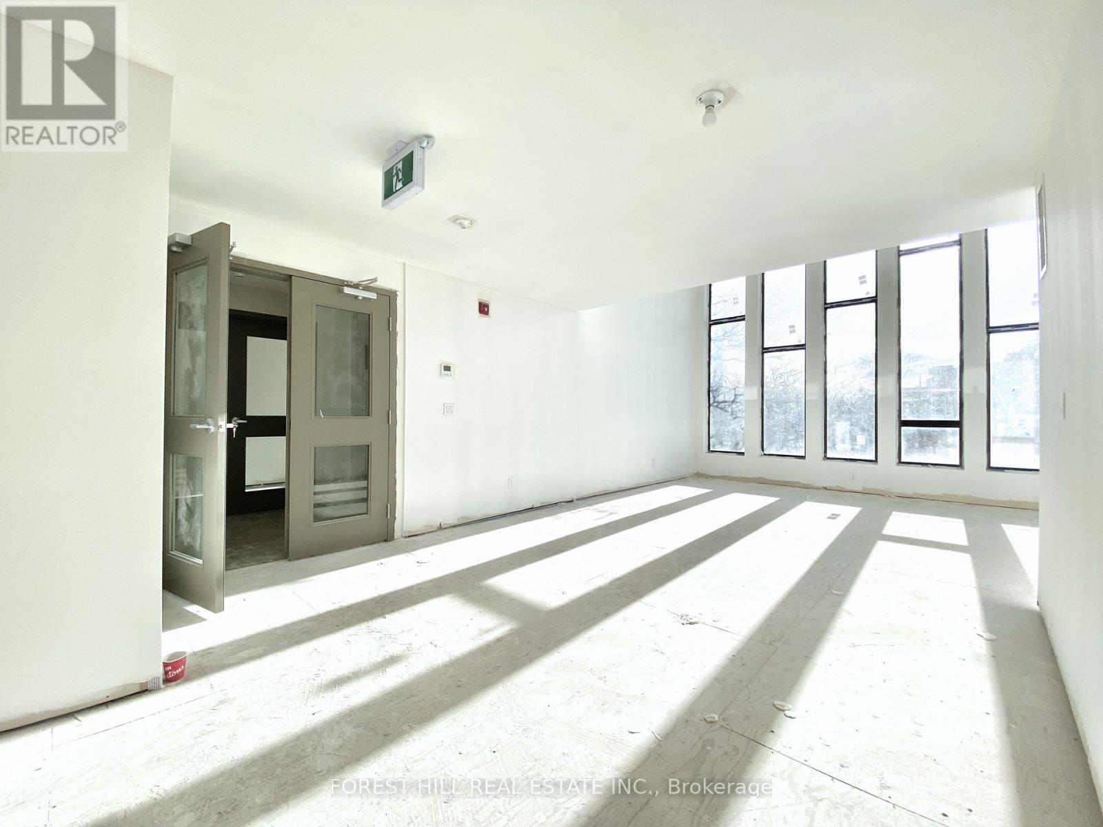 3 - 3429 Yonge Street Property Photo 9
