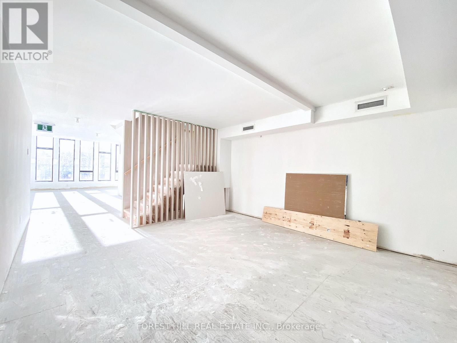 3 - 3429 Yonge Street Property Photo 11