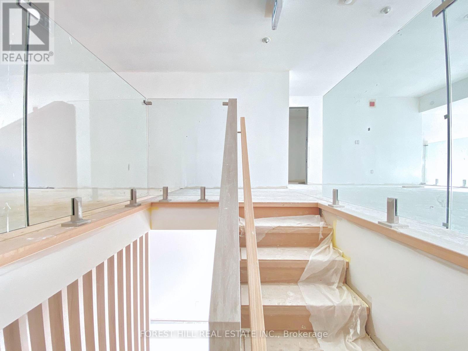 3 - 3429 Yonge Street Property Photo 14
