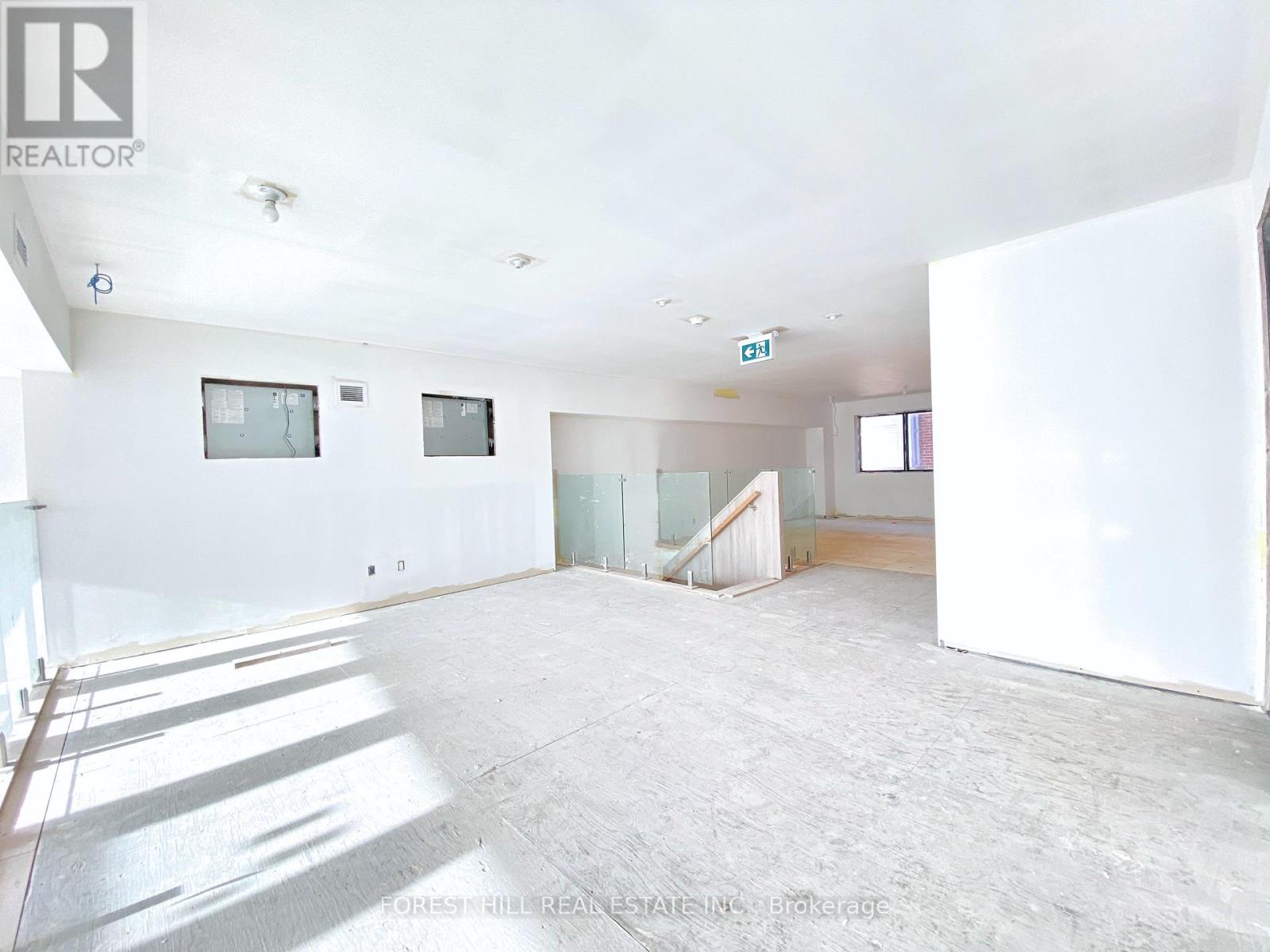 3 - 3429 Yonge Street Property Photo 16