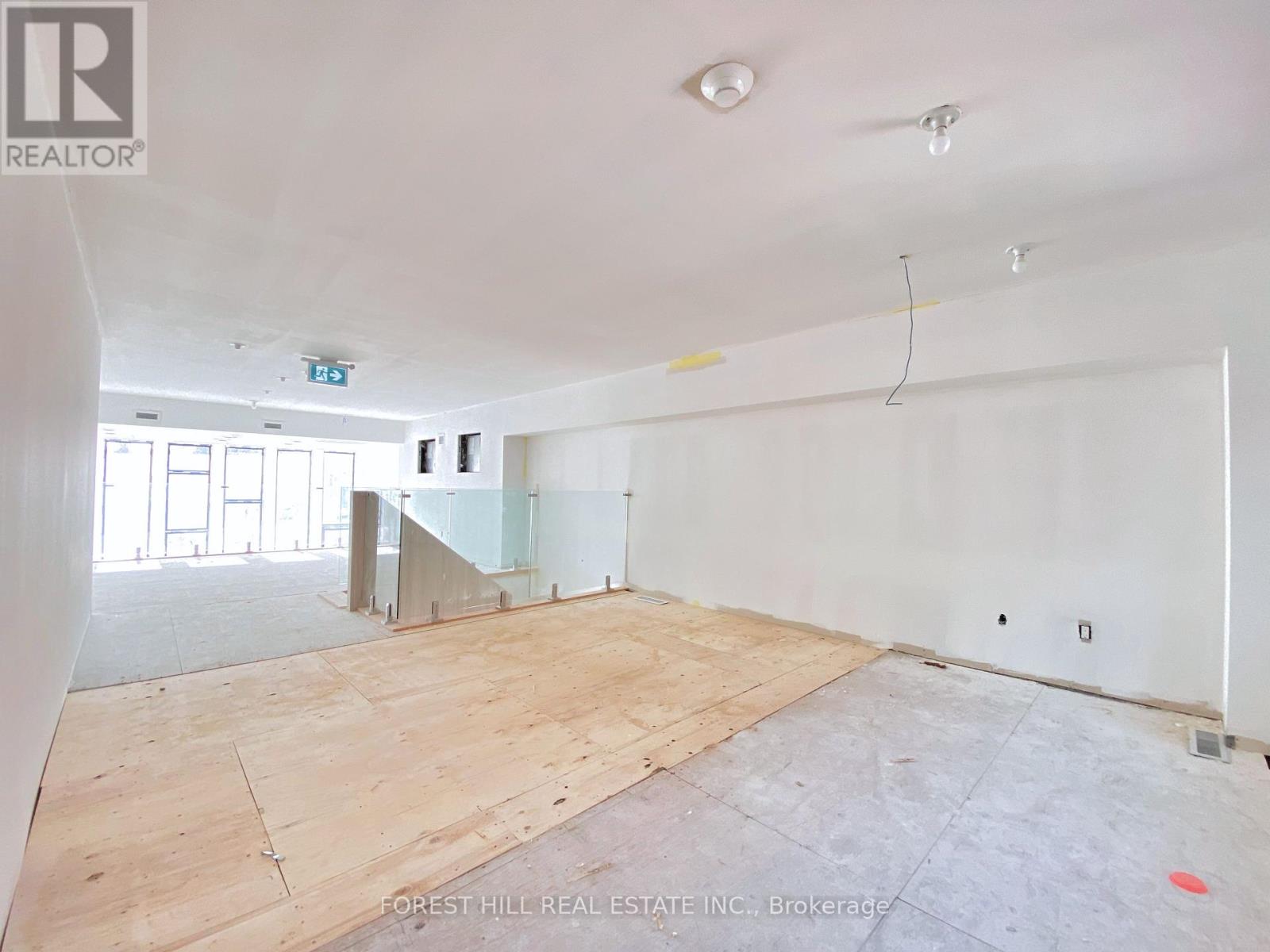 3 - 3429 Yonge Street Property Photo 18