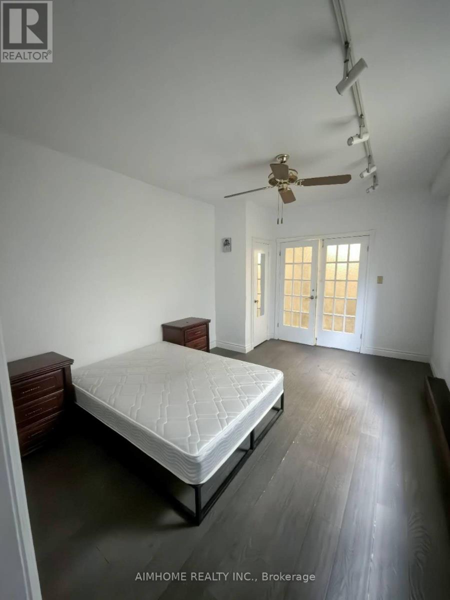 MAIN FL BR - 253 PALMERSTON AVENUE