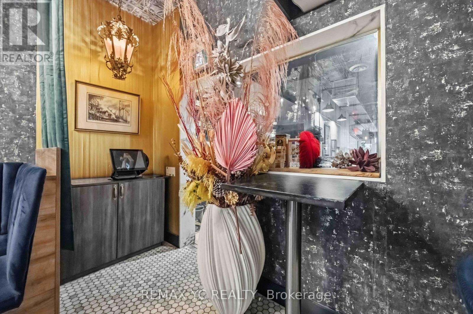 217 Ossington Avenue Property Photo 11