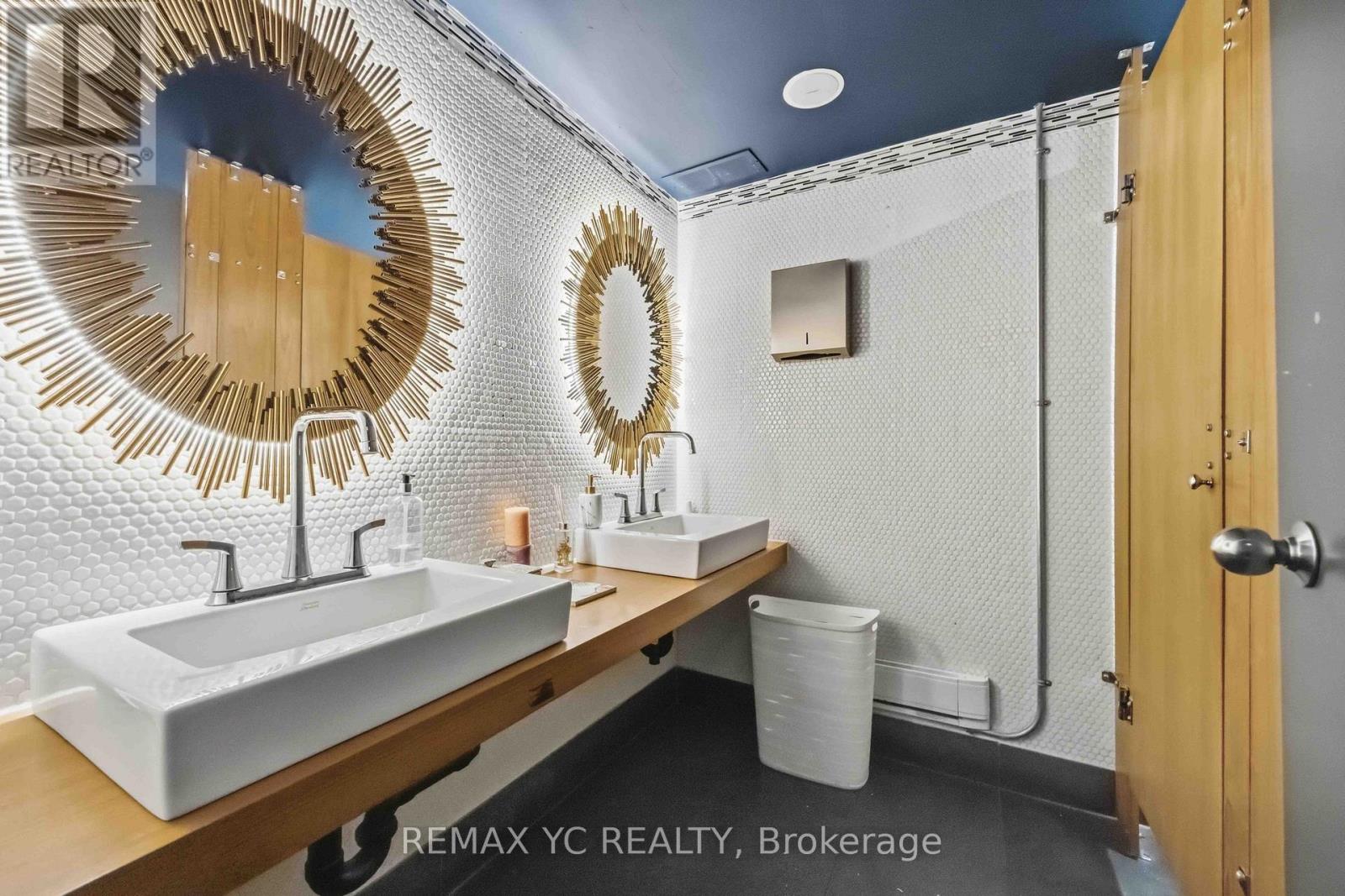 217 Ossington Avenue Property Photo 16