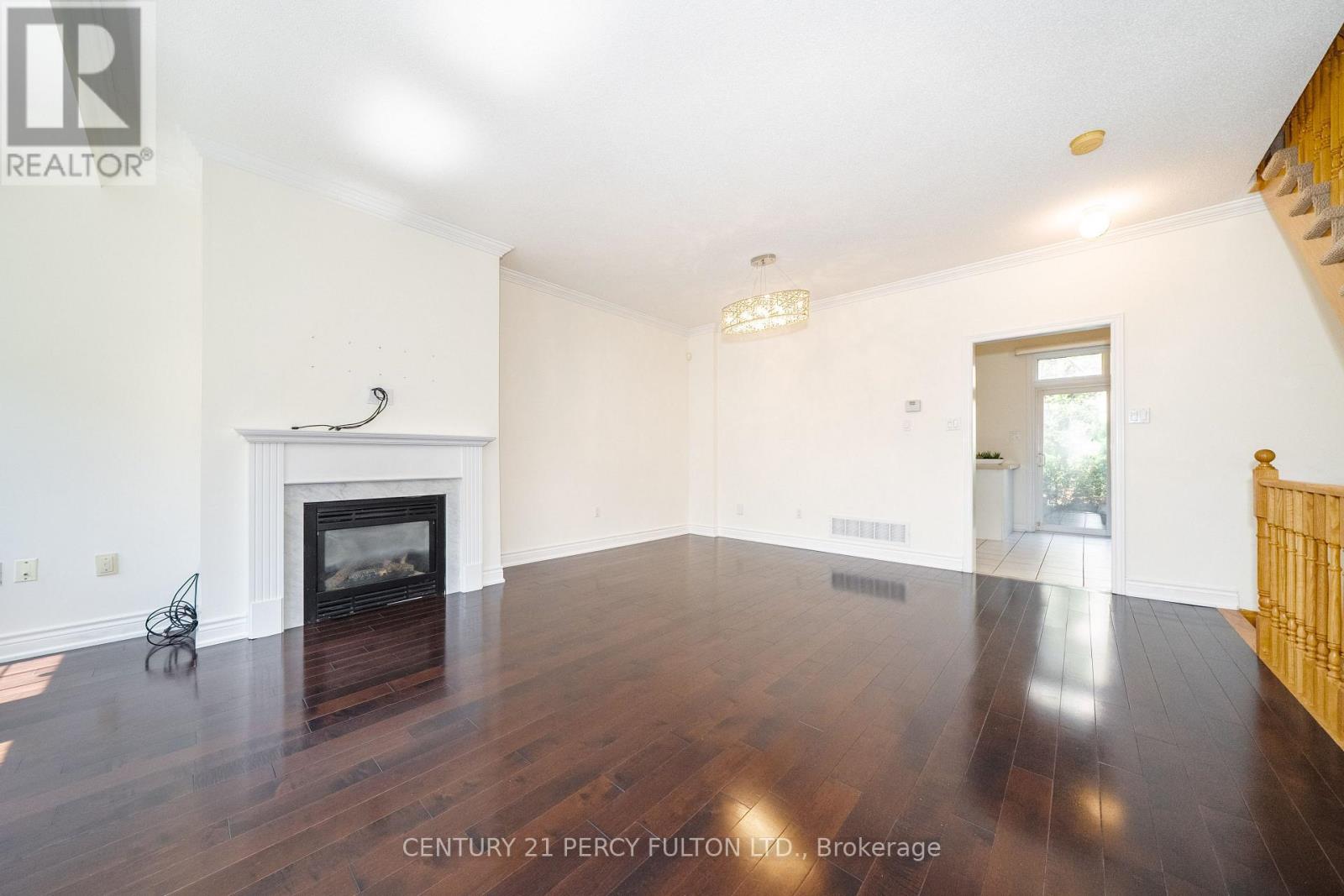 22 William Poole Way Property Photo 5