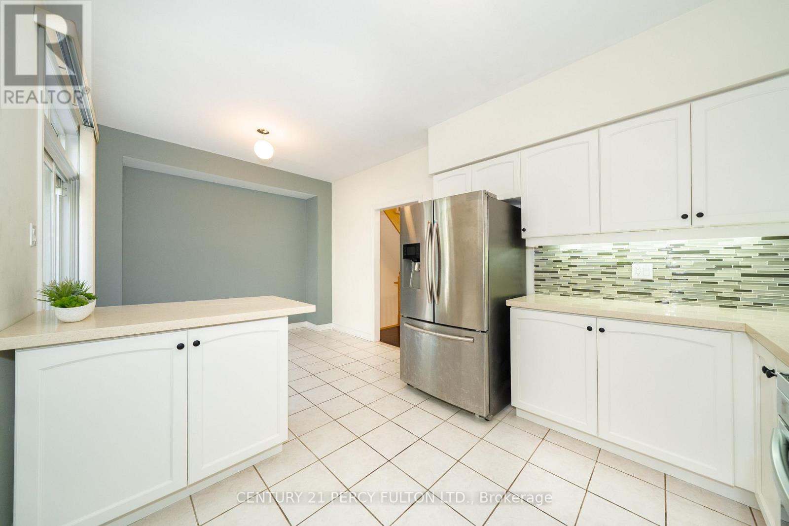 22 William Poole Way Property Photo 15
