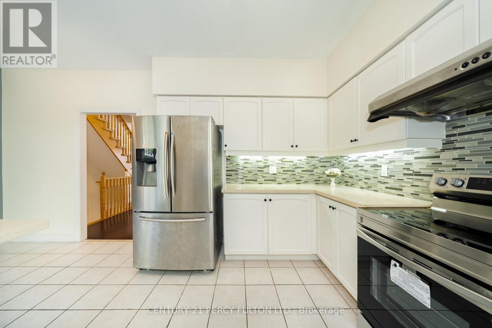 22 William Poole Way Property Photo 16