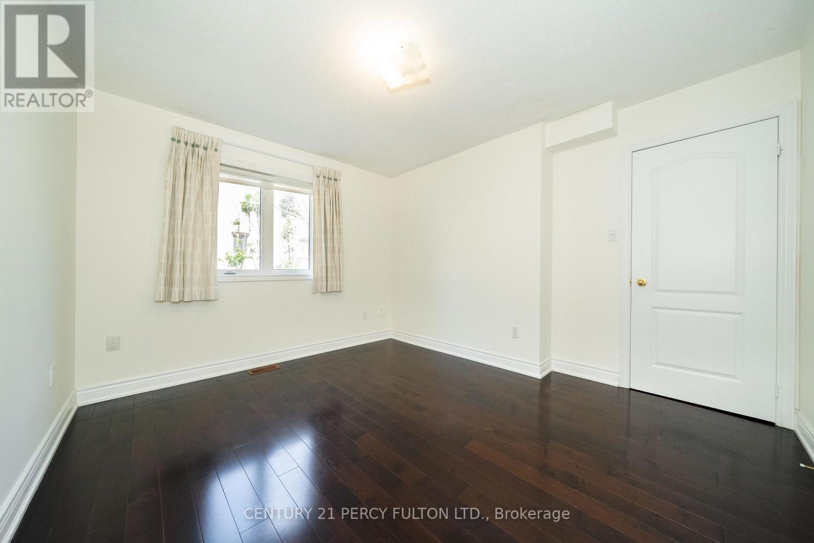 22 William Poole Way Property Photo 19