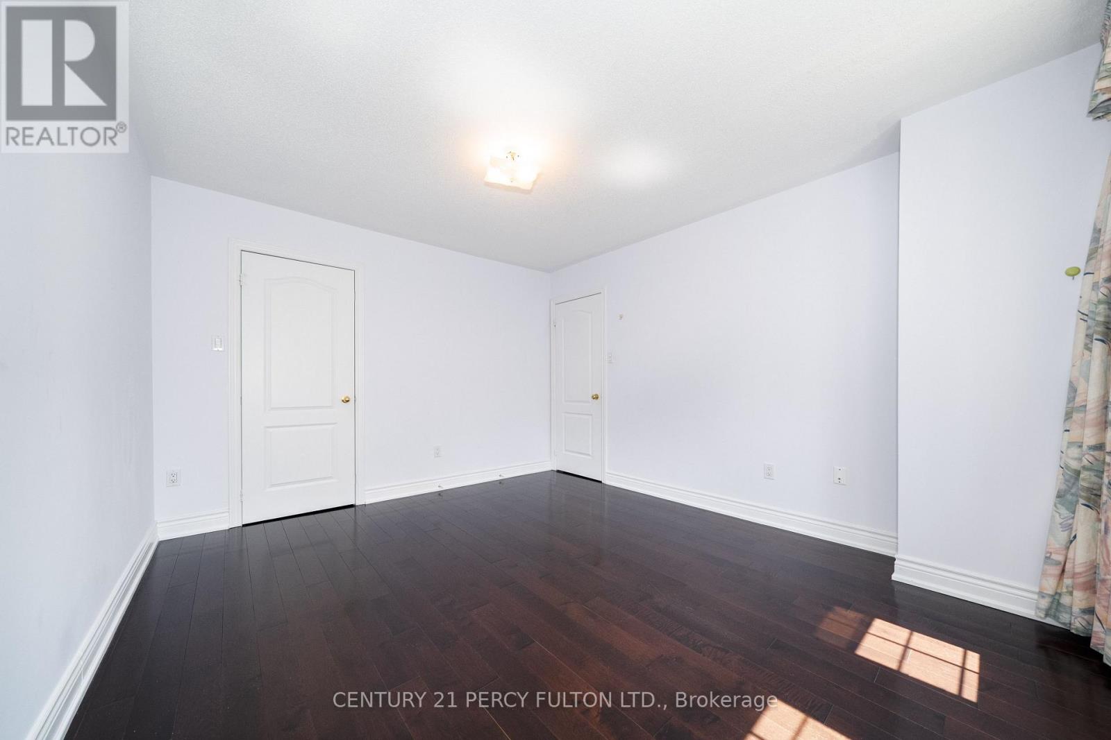 22 William Poole Way Property Photo 23