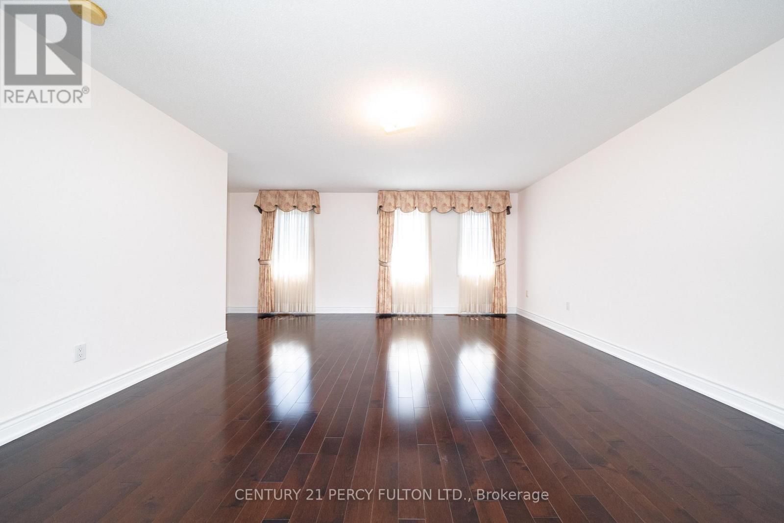 22 William Poole Way Property Photo 25