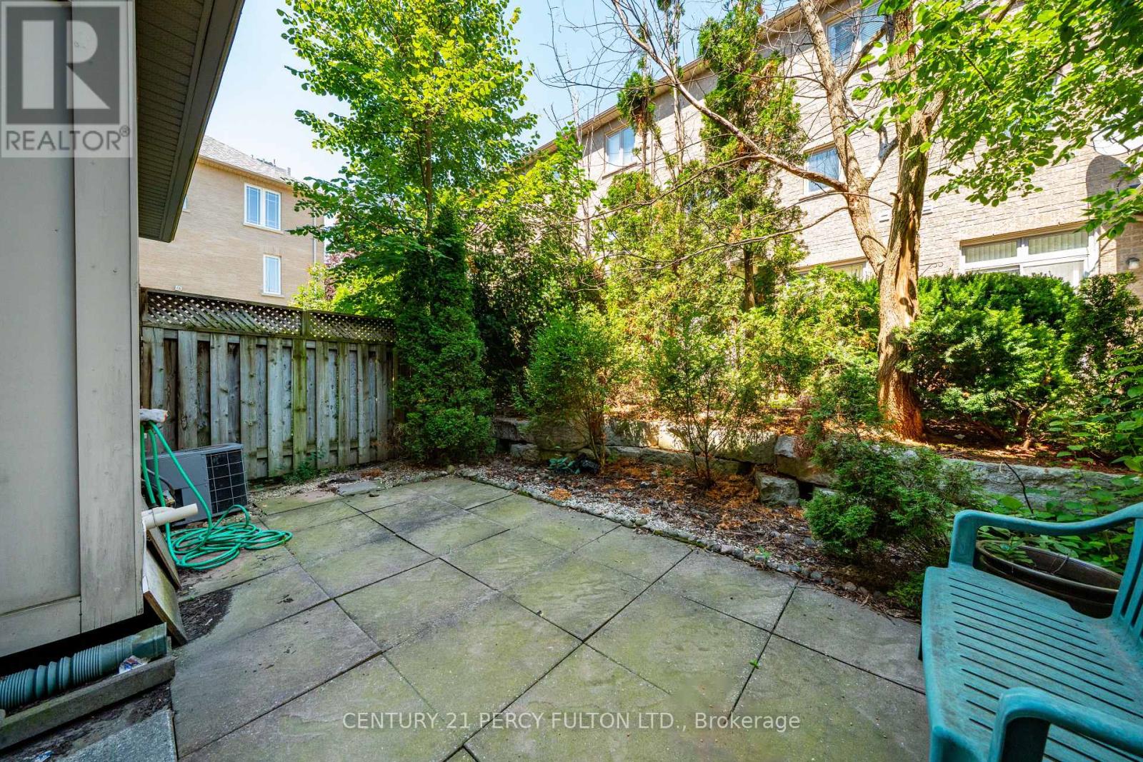 22 William Poole Way Property Photo 32