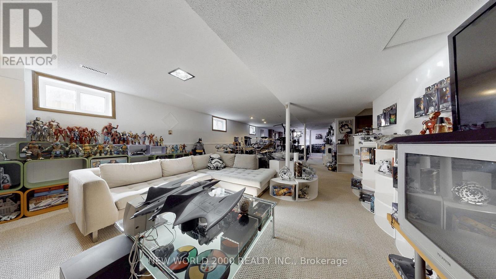 17 Squirewood Road Property Photo 26