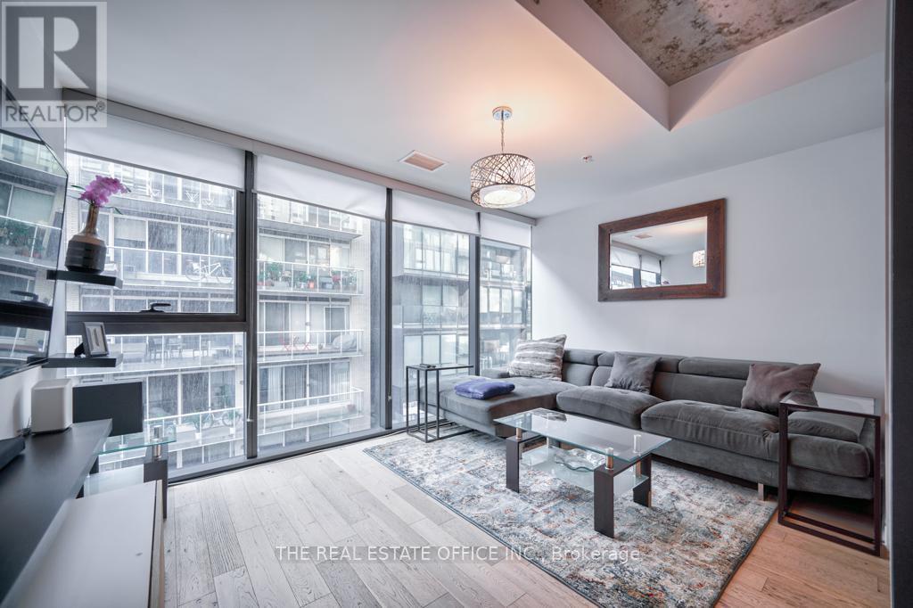 331 - 629 KING STREET W Property Photo 1