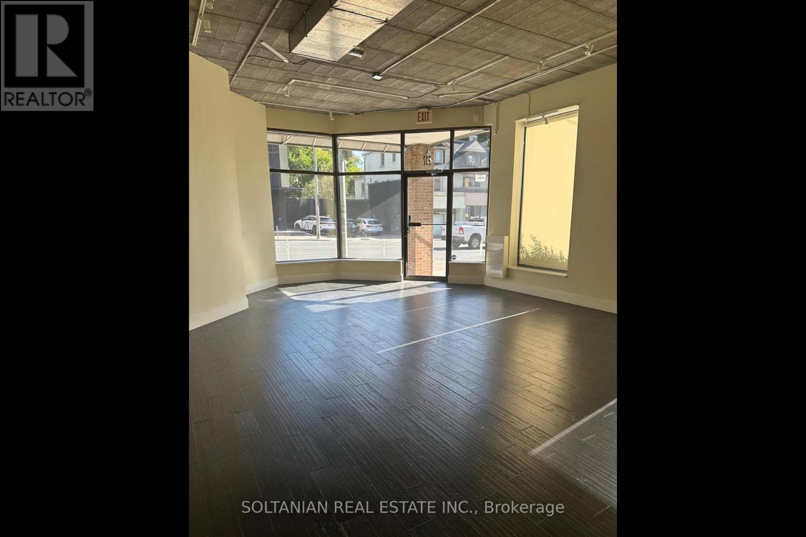 212 AVENUE ROAD Property Photo 1