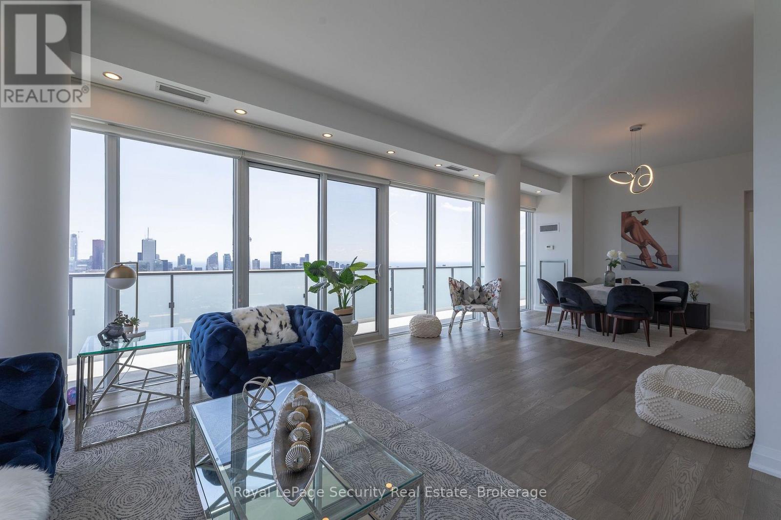5301 - 1080 BAY STREET Property Photo 1