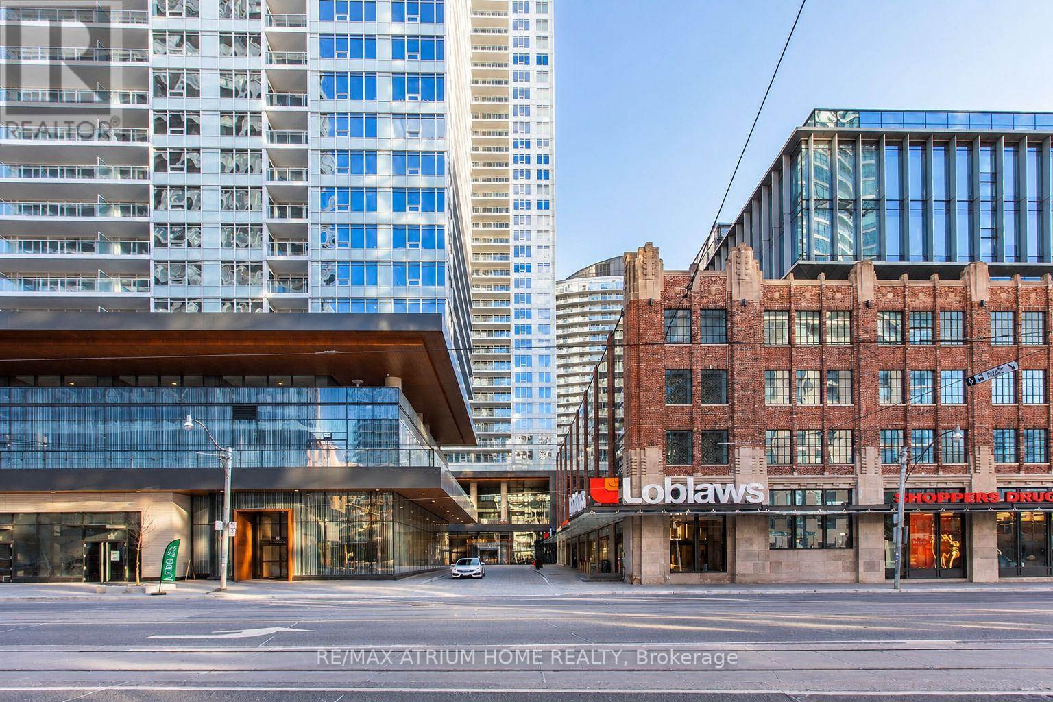 909 - 17 Bathurst Street Property Photo 1