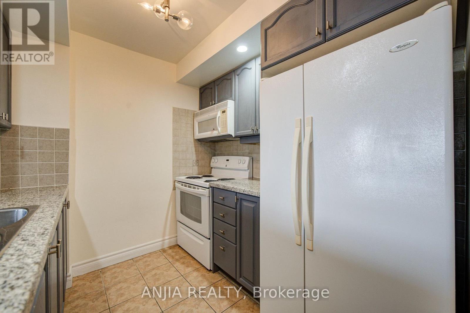 1811 - 10 Northtown Way Property Photo 5