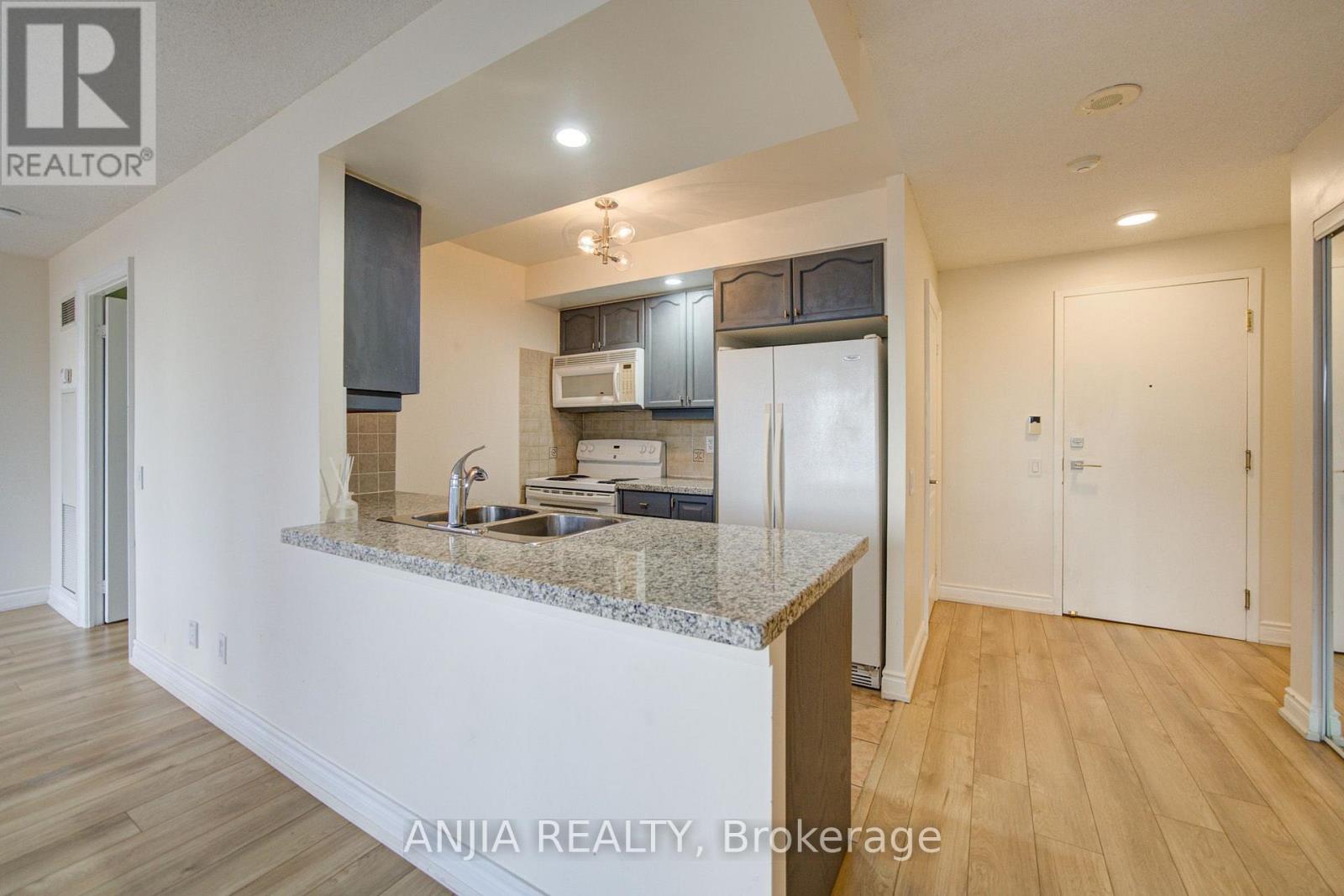 1811 - 10 Northtown Way Property Photo 8