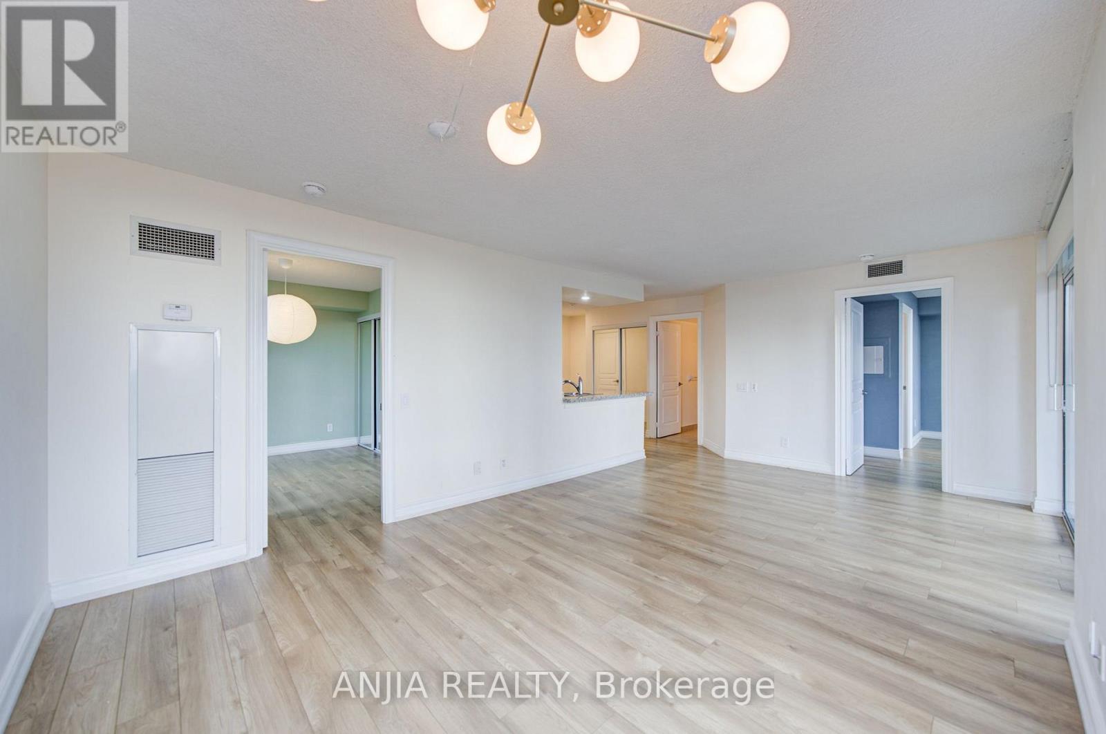 1811 - 10 Northtown Way Property Photo 14