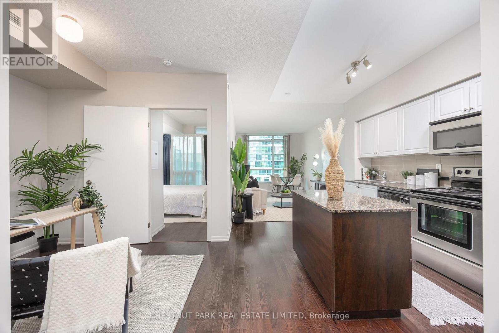 808 - 215 FORT YORK BOULEVARD Property Photo 1