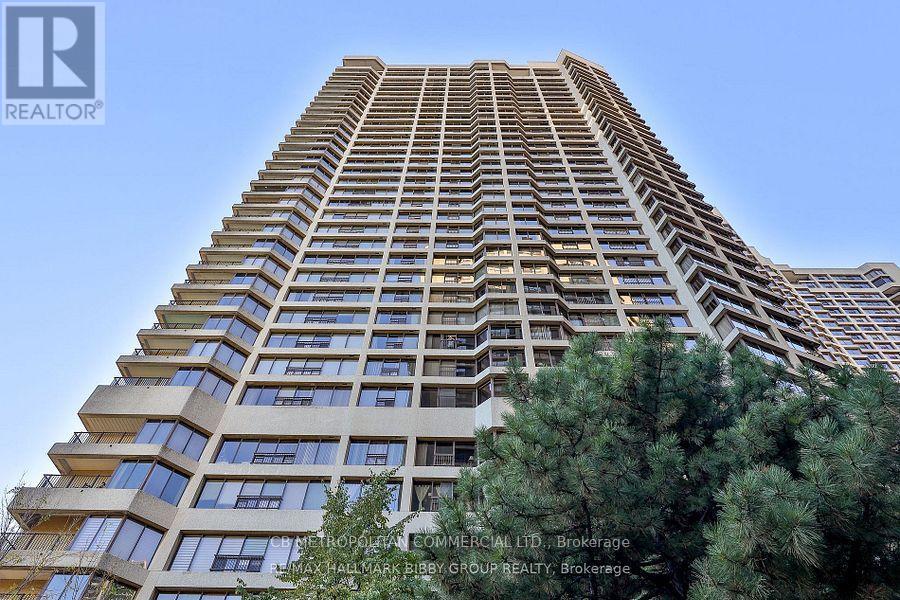 3305 - 65 Harbour Square Property Photo 2