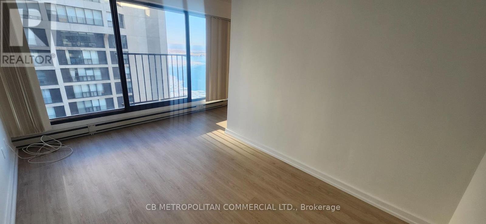 3305 - 65 Harbour Square Property Photo 9