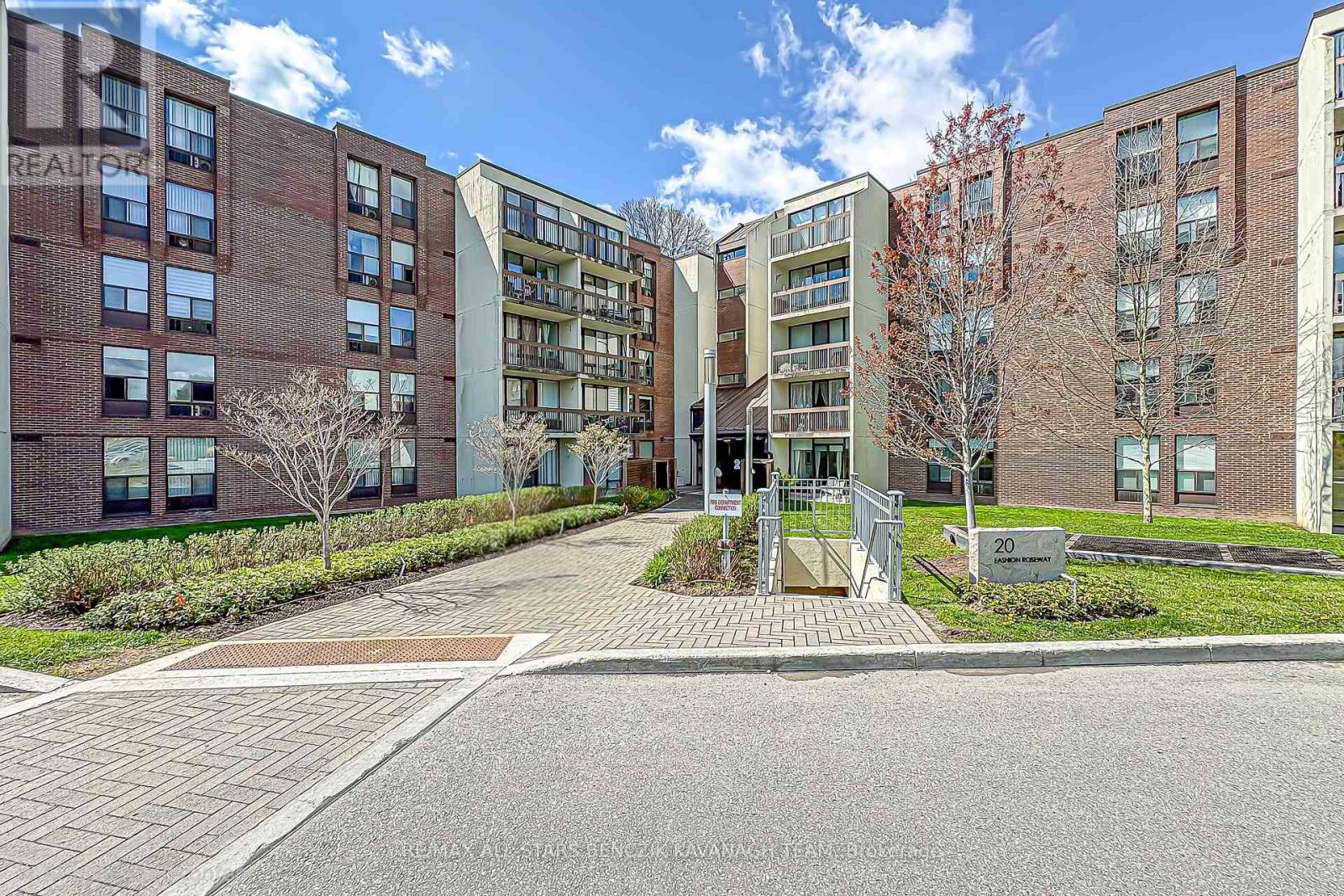 408 - 20 FASHION ROSEWAY Property Photo 1