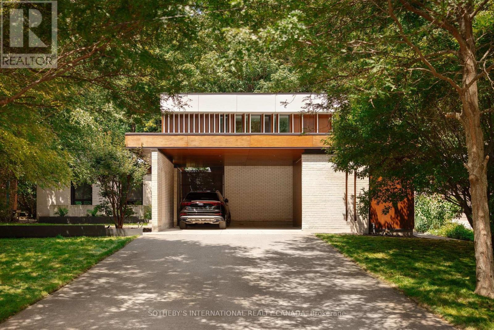 12 York Valley Crescent Property Photo 2