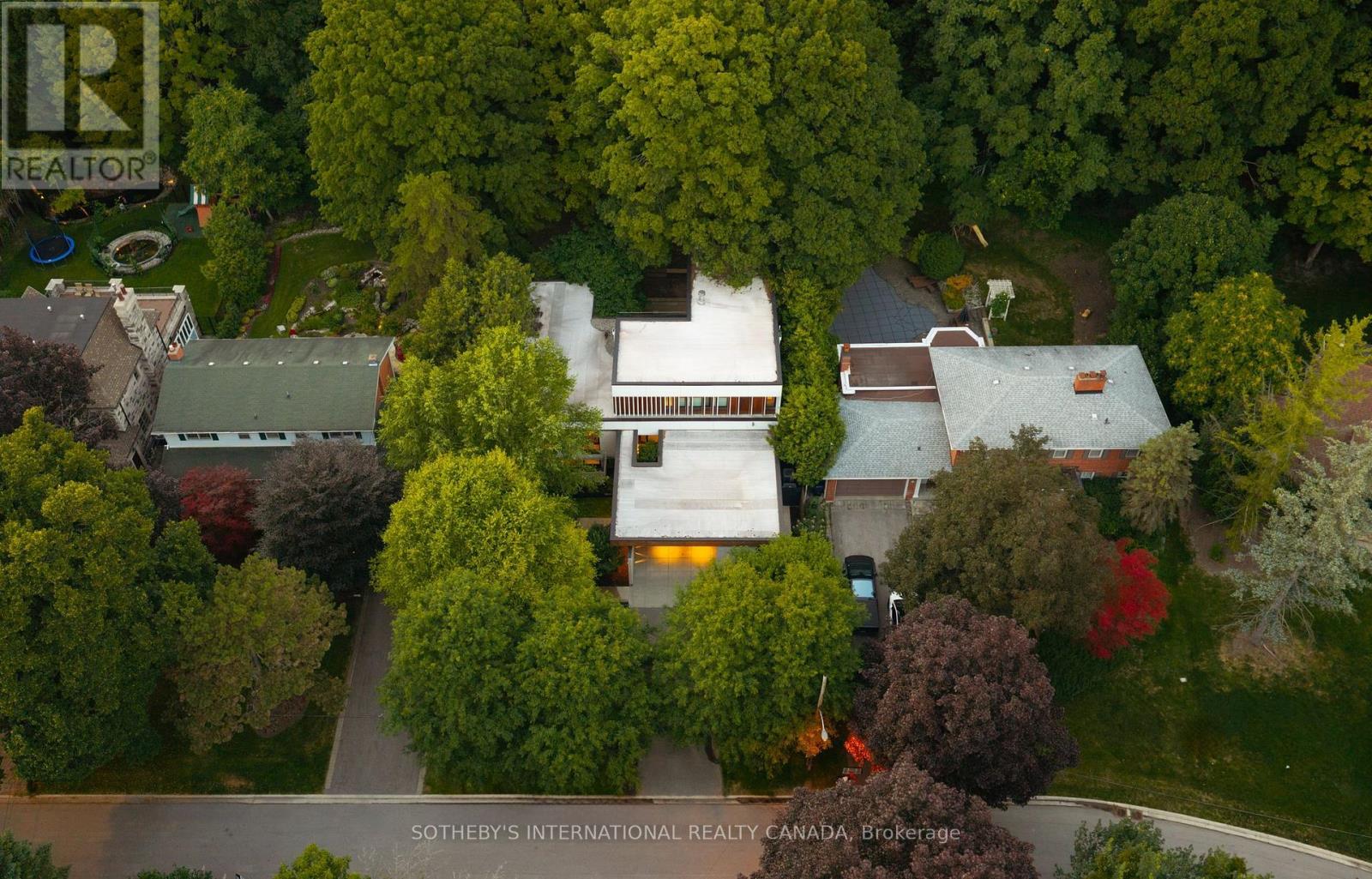 12 York Valley Crescent Property Photo 6