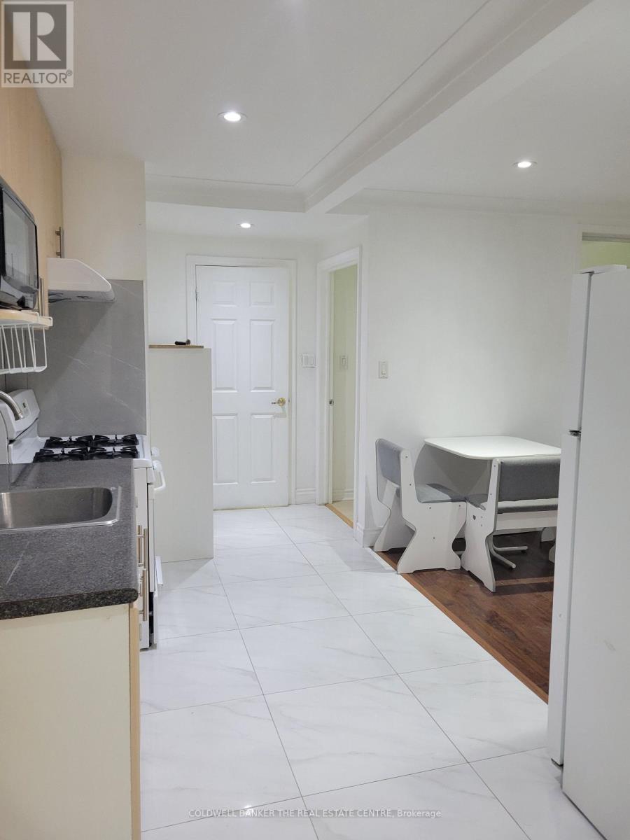 Unit B - 2646 Victoria Park Avenue Property Photo 5