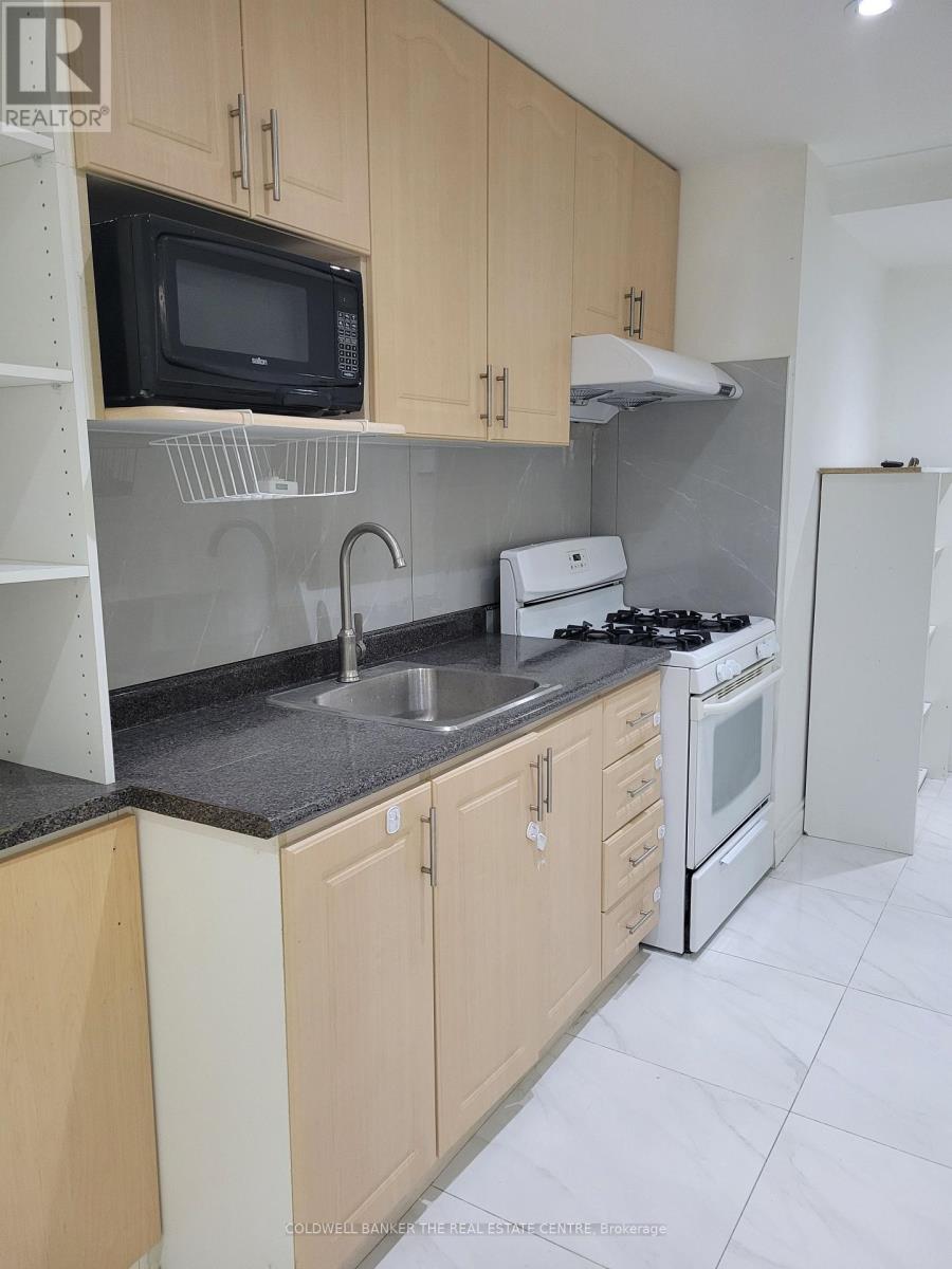Unit B - 2646 Victoria Park Avenue Property Photo 7