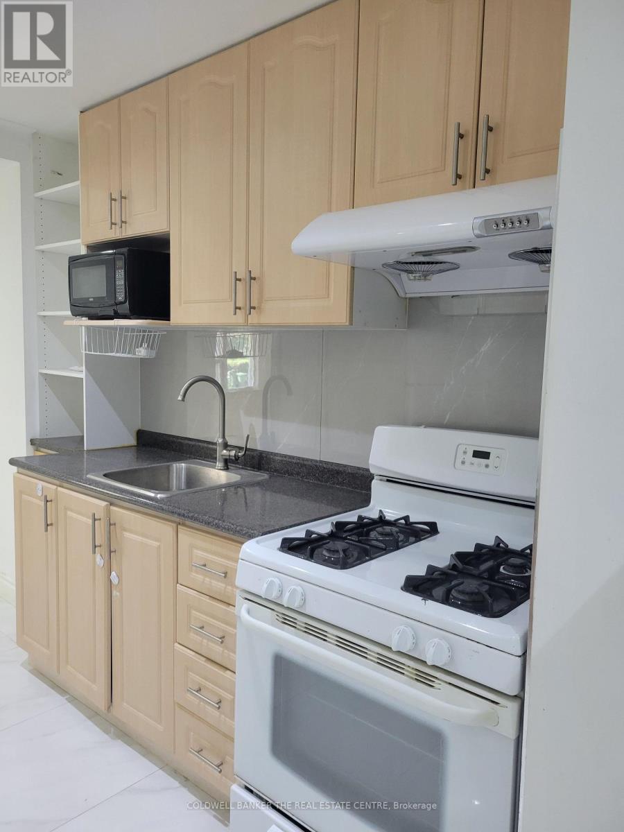 Unit B - 2646 Victoria Park Avenue Property Photo 8