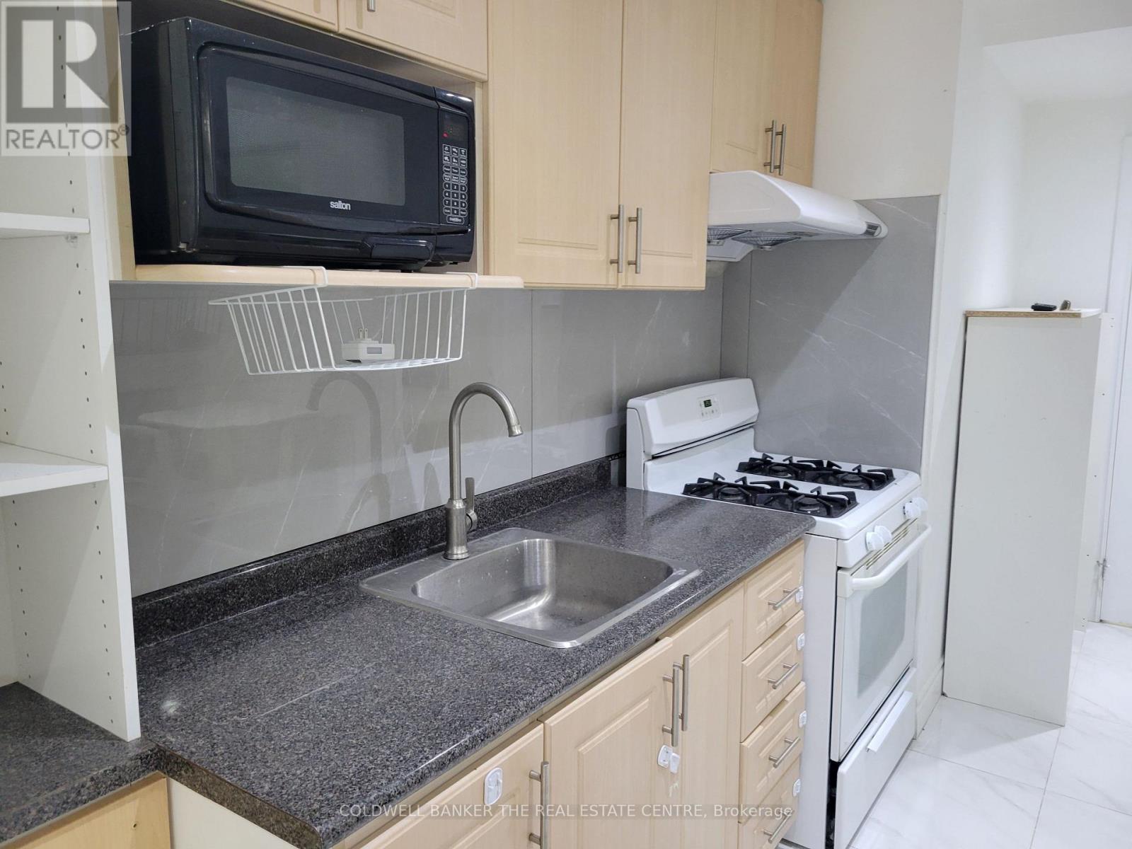 Unit B - 2646 Victoria Park Avenue Property Photo 13