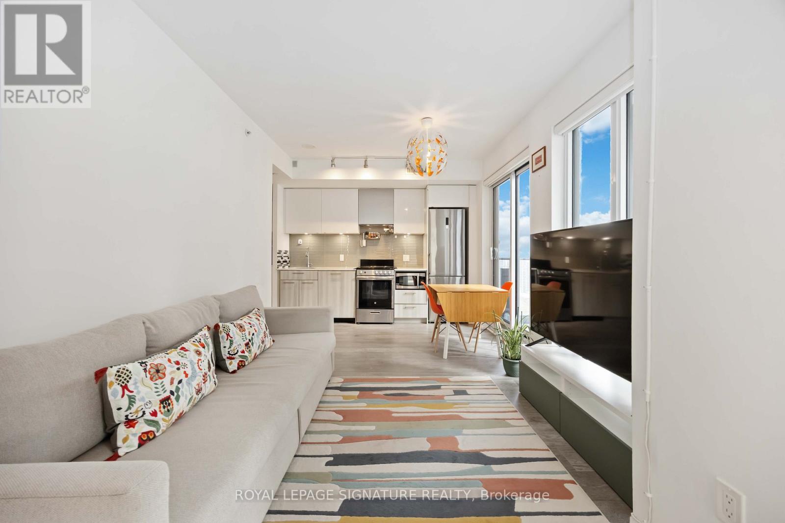 1725 - 251 JARVIS STREET Property Photo 1