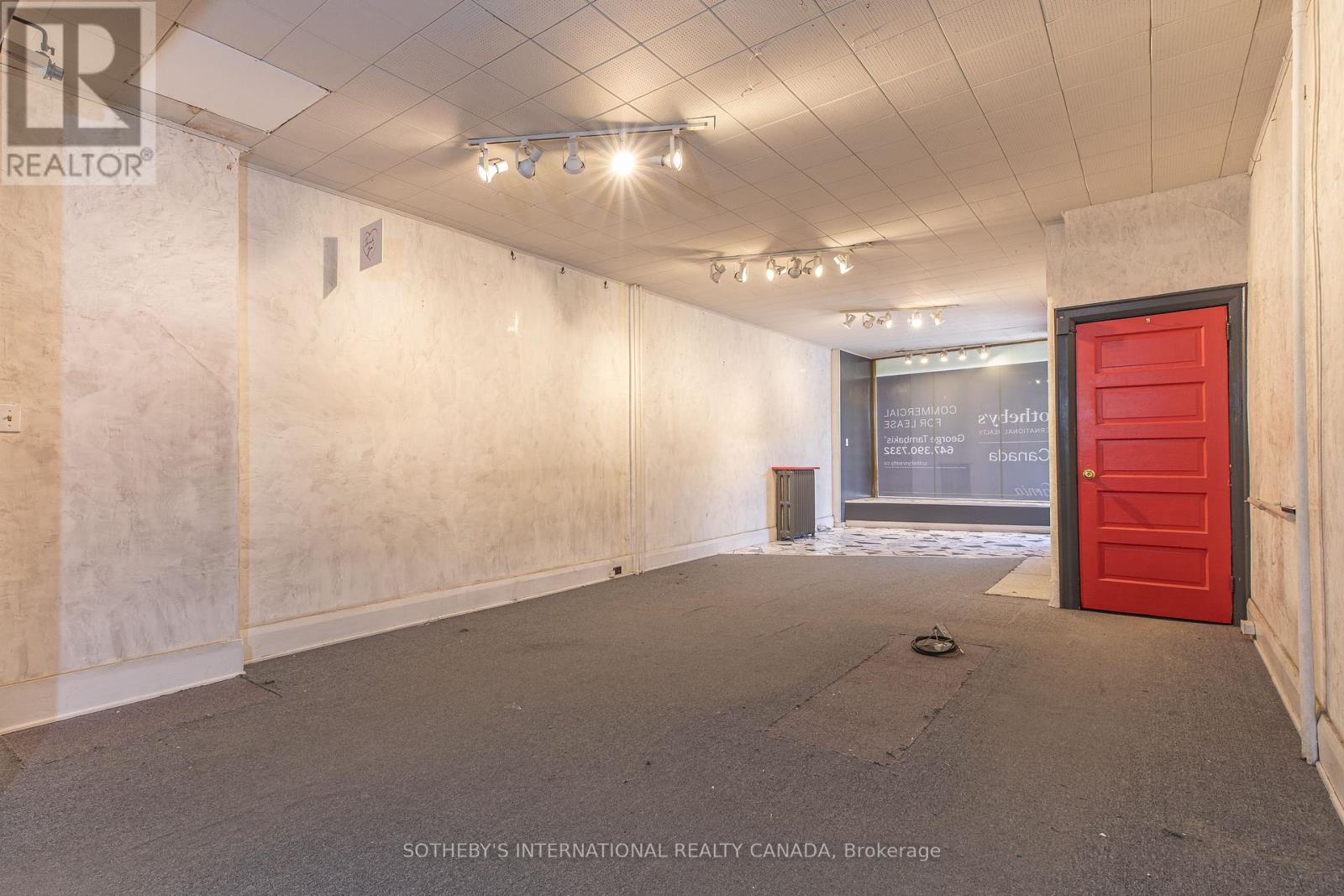 Retail Store - 3236 Yonge Street Property Photo 2